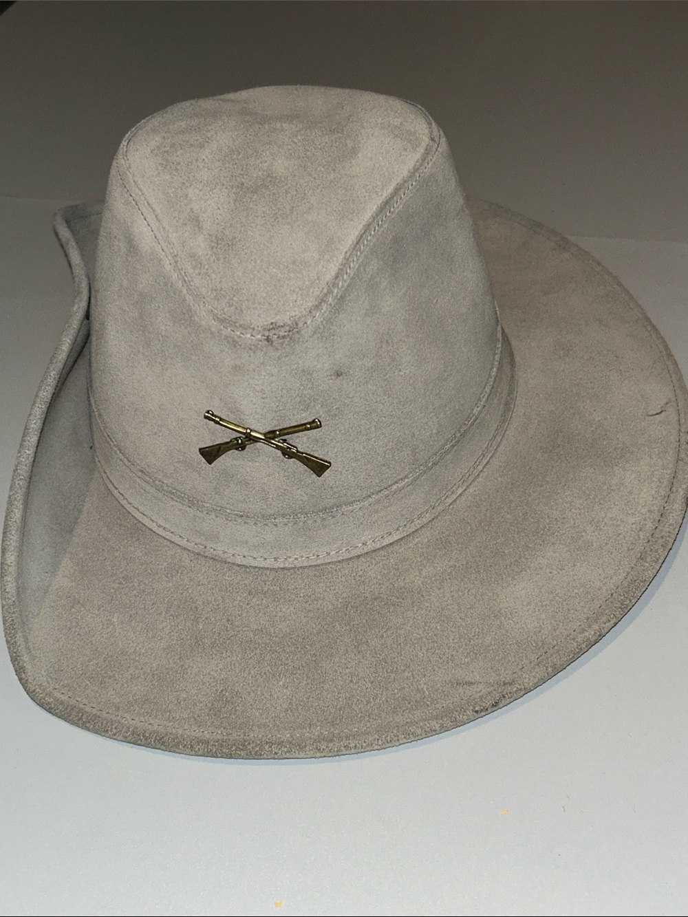 Henschel Suede Outback Style Hat Light Gray Crossed Rifles Pin X large 7 1/2